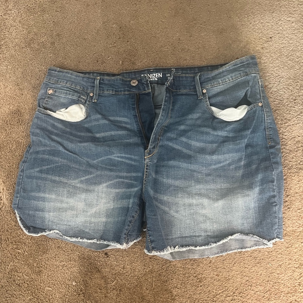 Denizen by Levi’s high rise  denim shorts